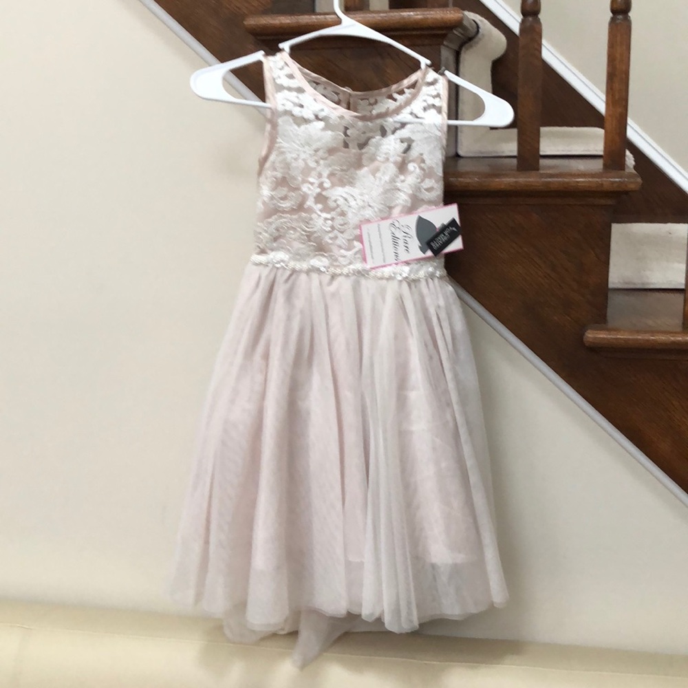 NWT Girls Dress Size 7.  Macy’s Rare Editions